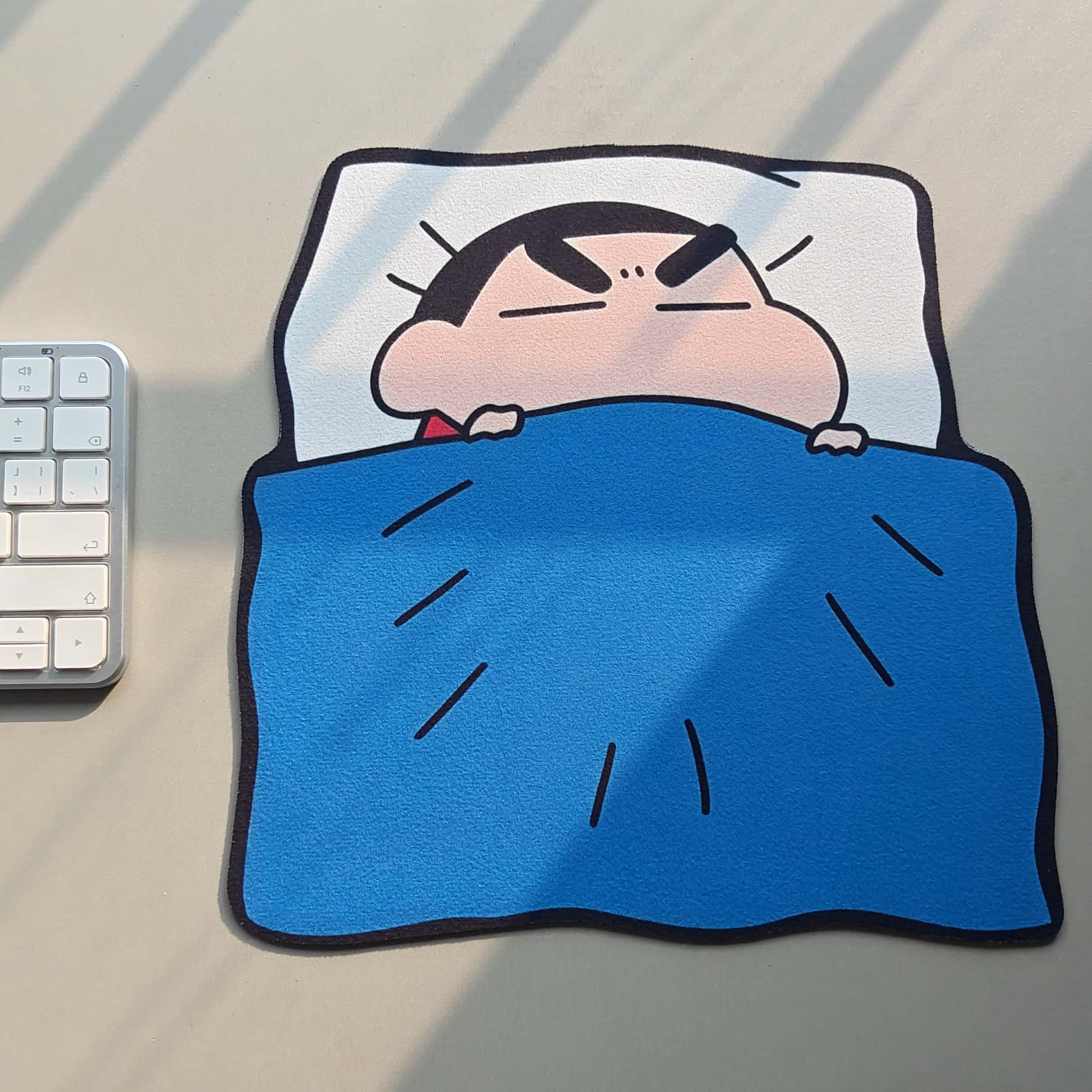 Desk Setup Cute - Urocza podkładka pod mysz Crayon Shinchan,