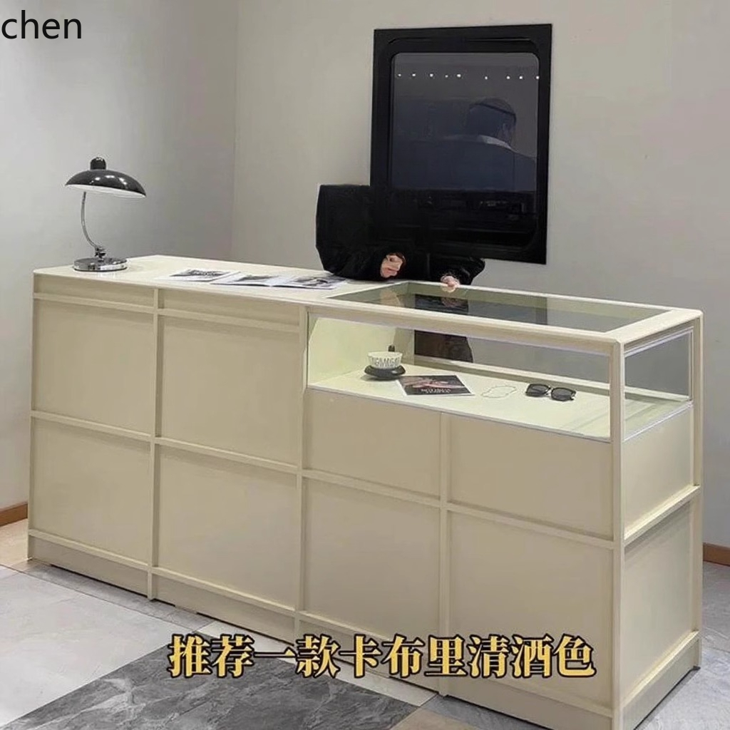 Sklep odzieżowy CZ, stół wyspo – Desk Setup Office recenzja i cena
