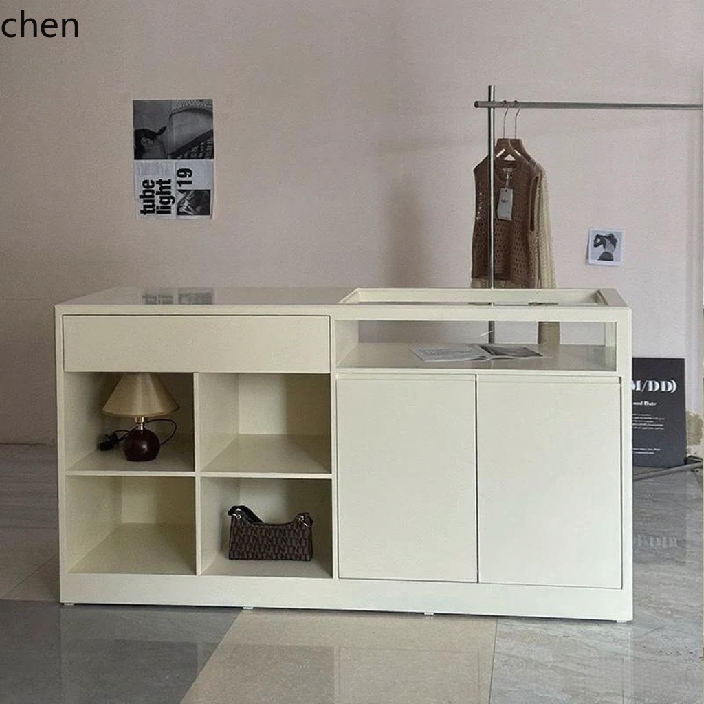 Sklep odzieżowy CZ, stół wyspo – Desk Setup Office recenzja i cena