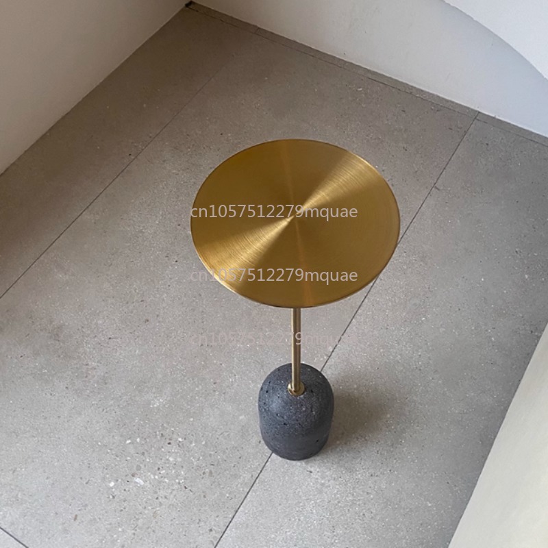 Stoliki pomocnicze ze stali ni – Desk Setup Minimalist recenzja i cena